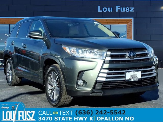 Used 2018 Toyota Highlander XLE image 1