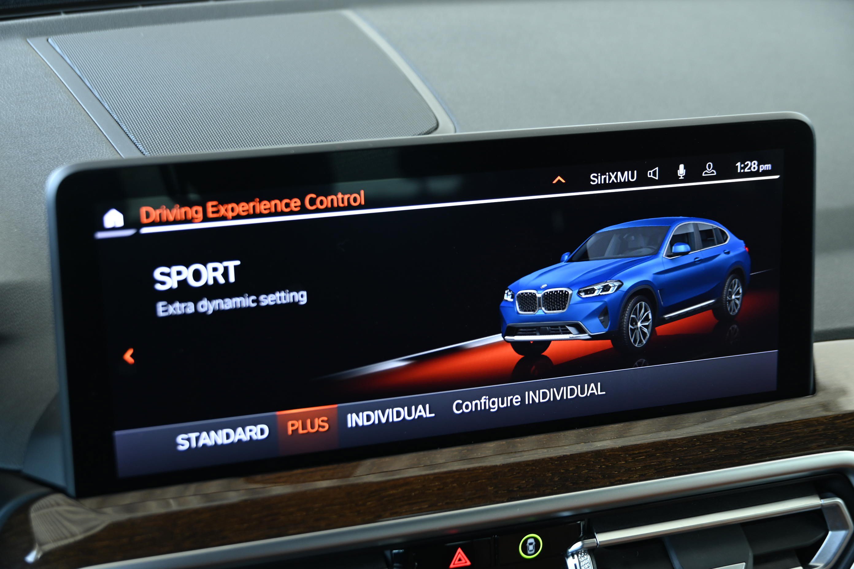 Certified 2025 BMW X4 xDrive30i AWD/4WD image 31