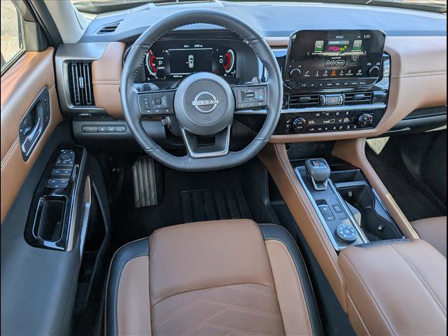 Used 2024 Nissan Pathfinder Platinum w/ Cargo Package image 8