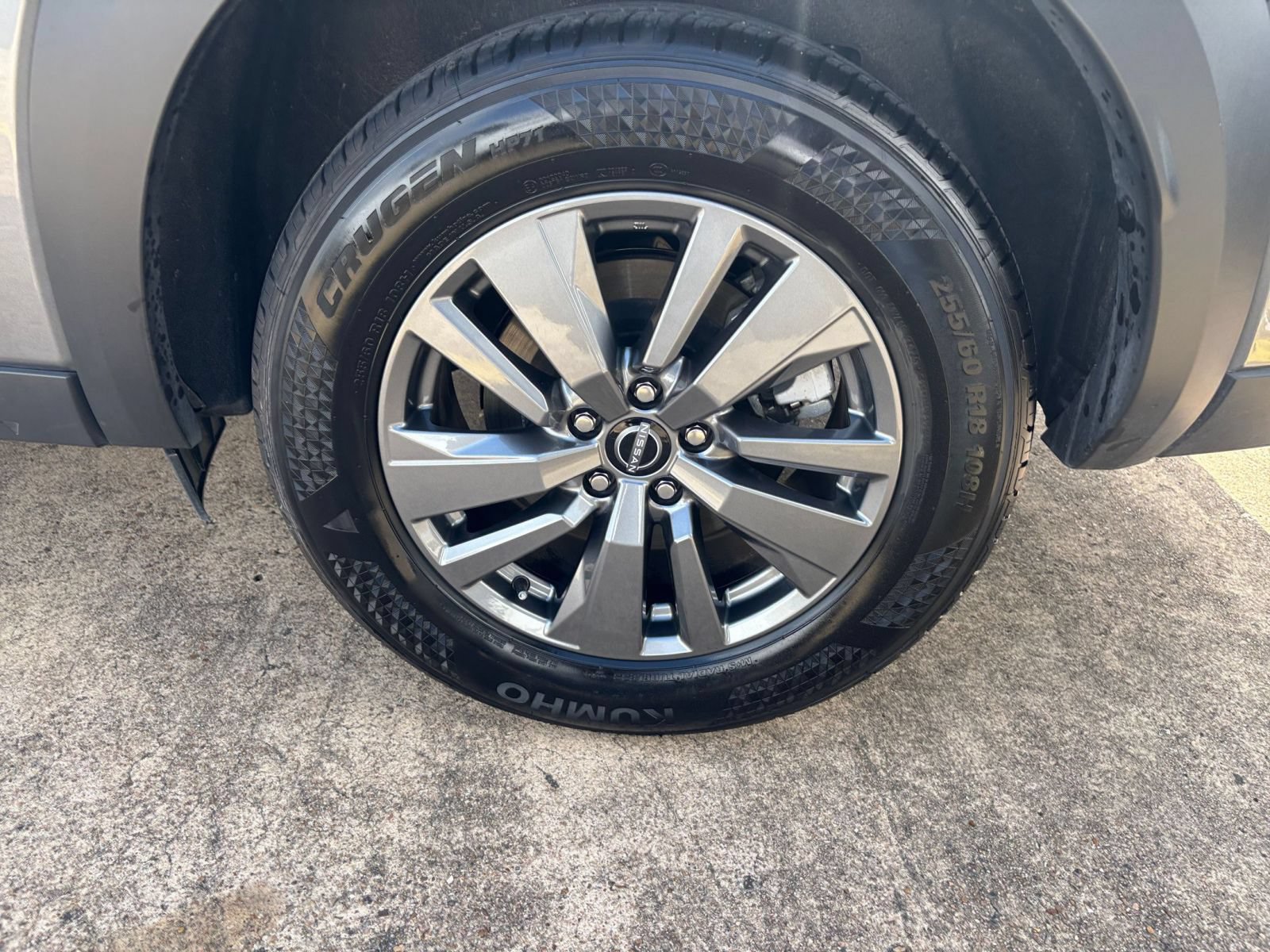 Used 2026 Nissan Pathfinder SV FWD image 33