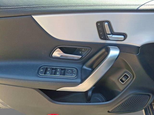 Used 2025 Mercedes-Benz CLA 250 image 14