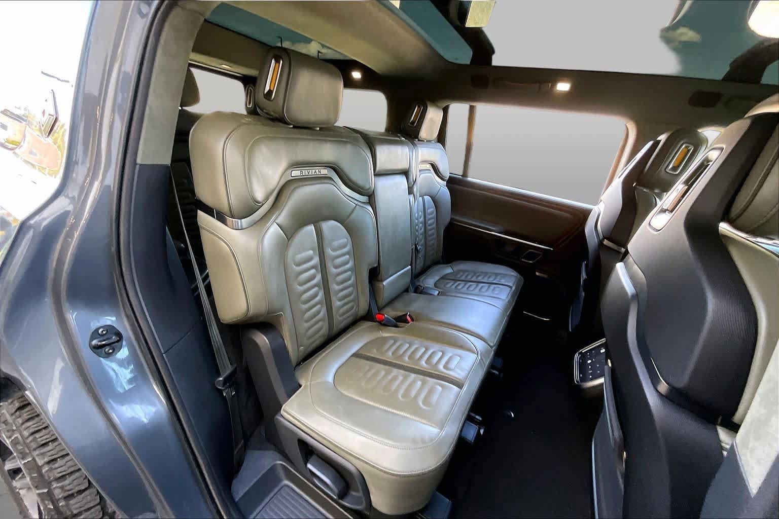 Used 2023 Rivian R1S Adventure AWD/4WD image 19