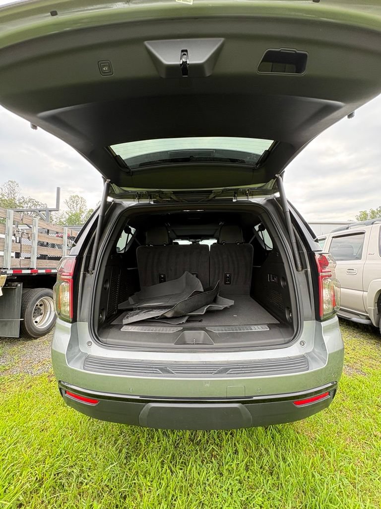 Used 2024 Chevrolet Suburban RST w/ Luxury Package AWD/4WD image 17