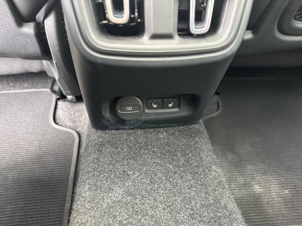 Certified 2023 Volvo C40 P8 Recharge Ultimate w/ Protection Package Premier AWD/4WD image 10