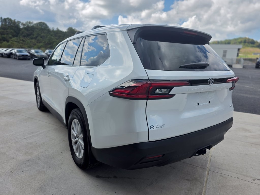 Used 2025 Toyota Grand Highlander FWD image 5