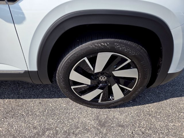 New 2026 Volkswagen Atlas Cross Sport SEL AWD/4WD image 16
