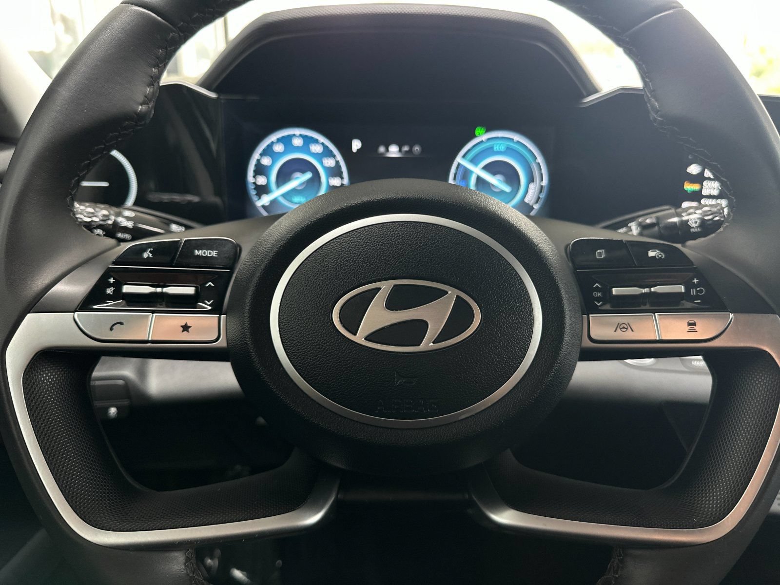 Used 2025 Hyundai Elantra Limited FWD image 22