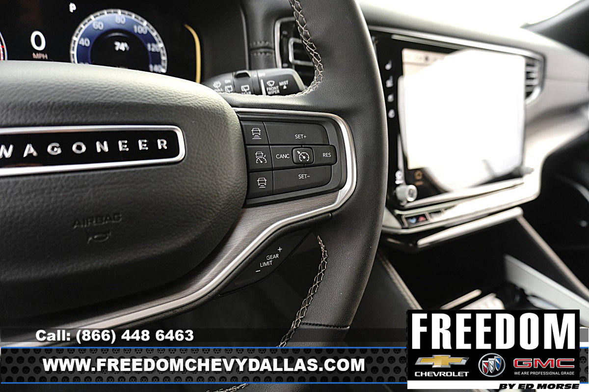 Used 2025 Jeep Wagoneer L Series II AWD/4WD image 22