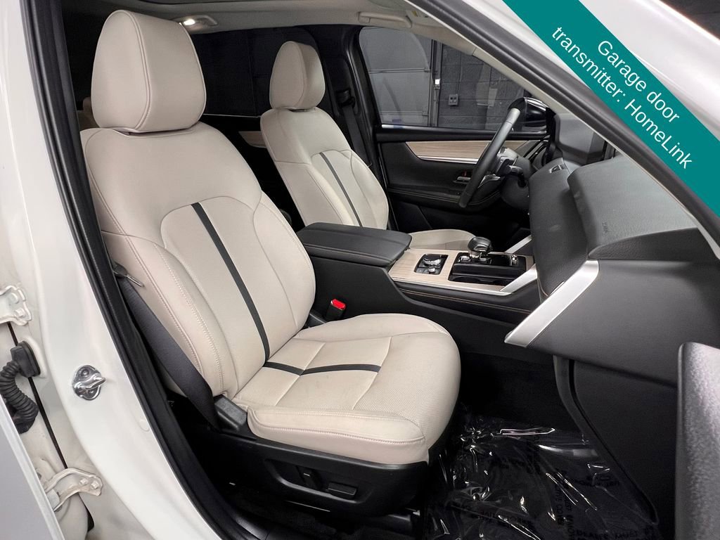 Used 2025 MAZDA CX-90 Plug-In Hybrid w/Premium Sport AWD/4WD image 7