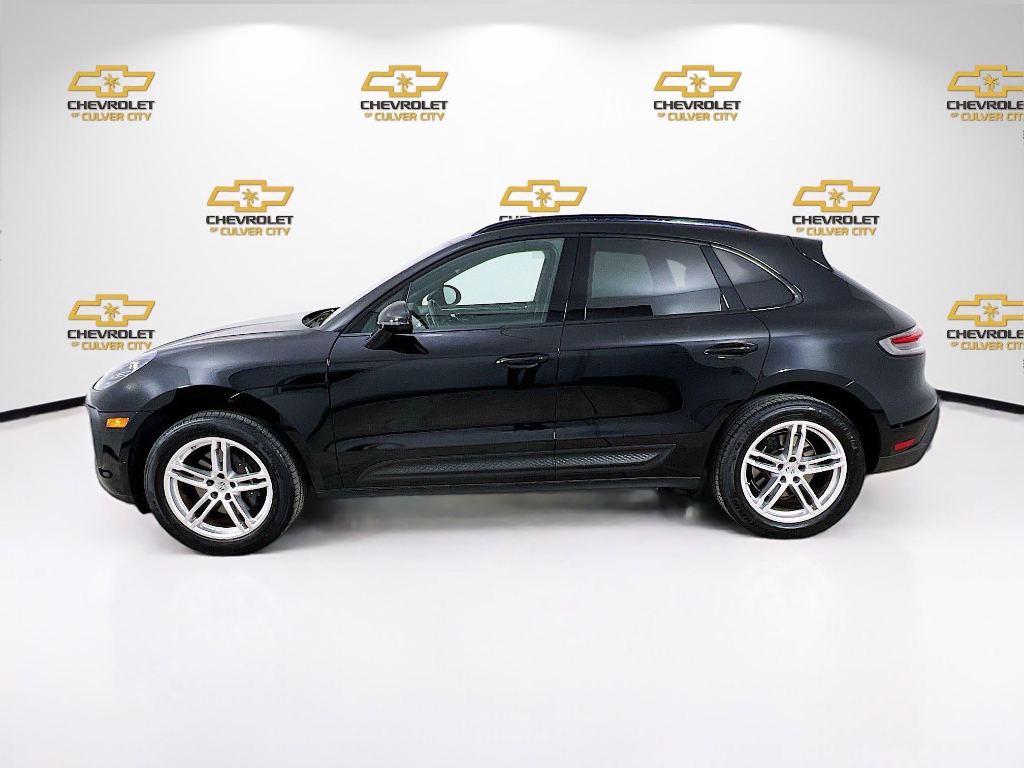 Used 2024 Porsche Macan image 4