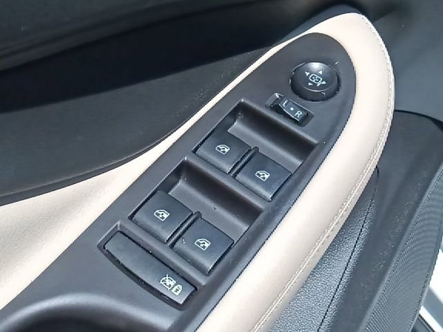 Used 2019 Buick Envision Essence FWD image 12