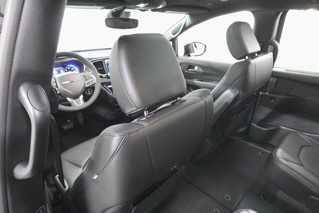 New 2026 Chrysler Pacifica Select image 25