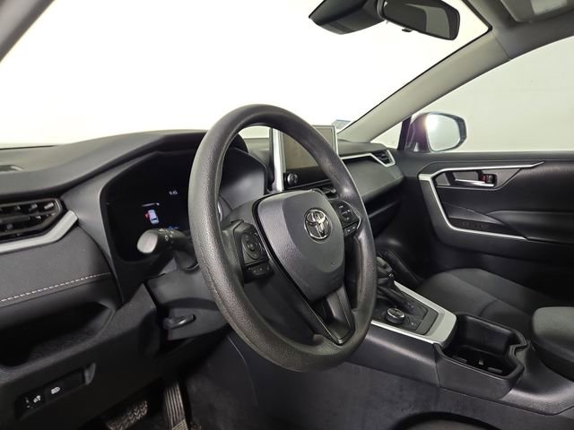 Used 2025 Toyota RAV4 XLE AWD/4WD image 14
