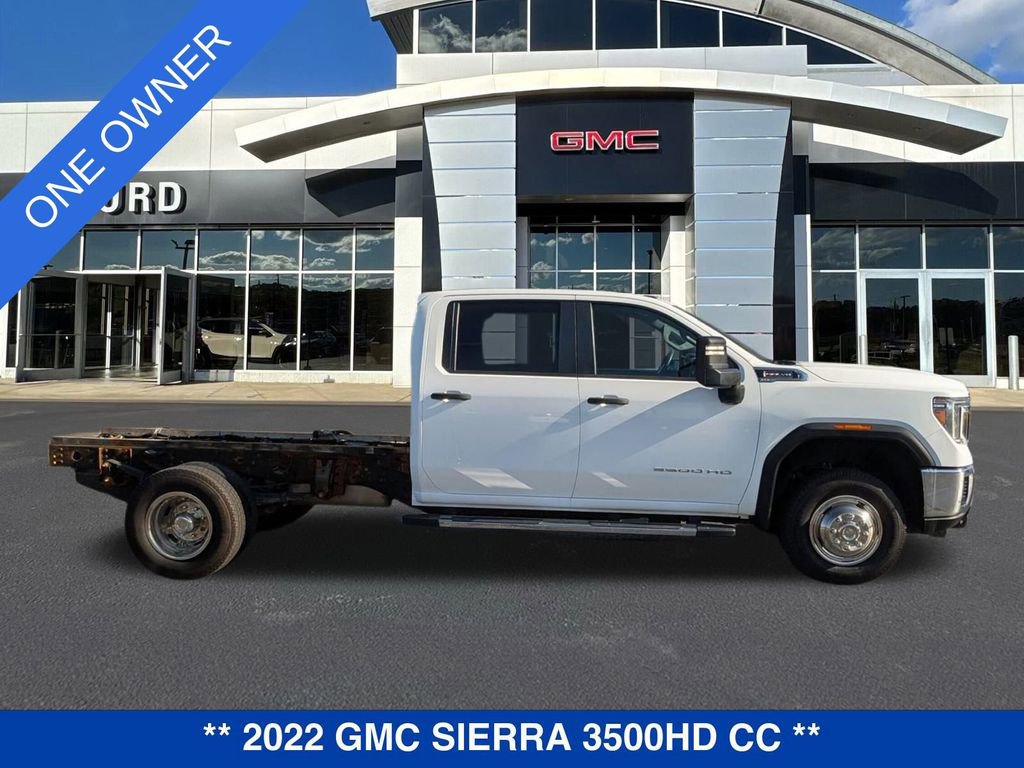 Used 2022 GMC Sierra 3500 Pro w/ Convenience Package image 3