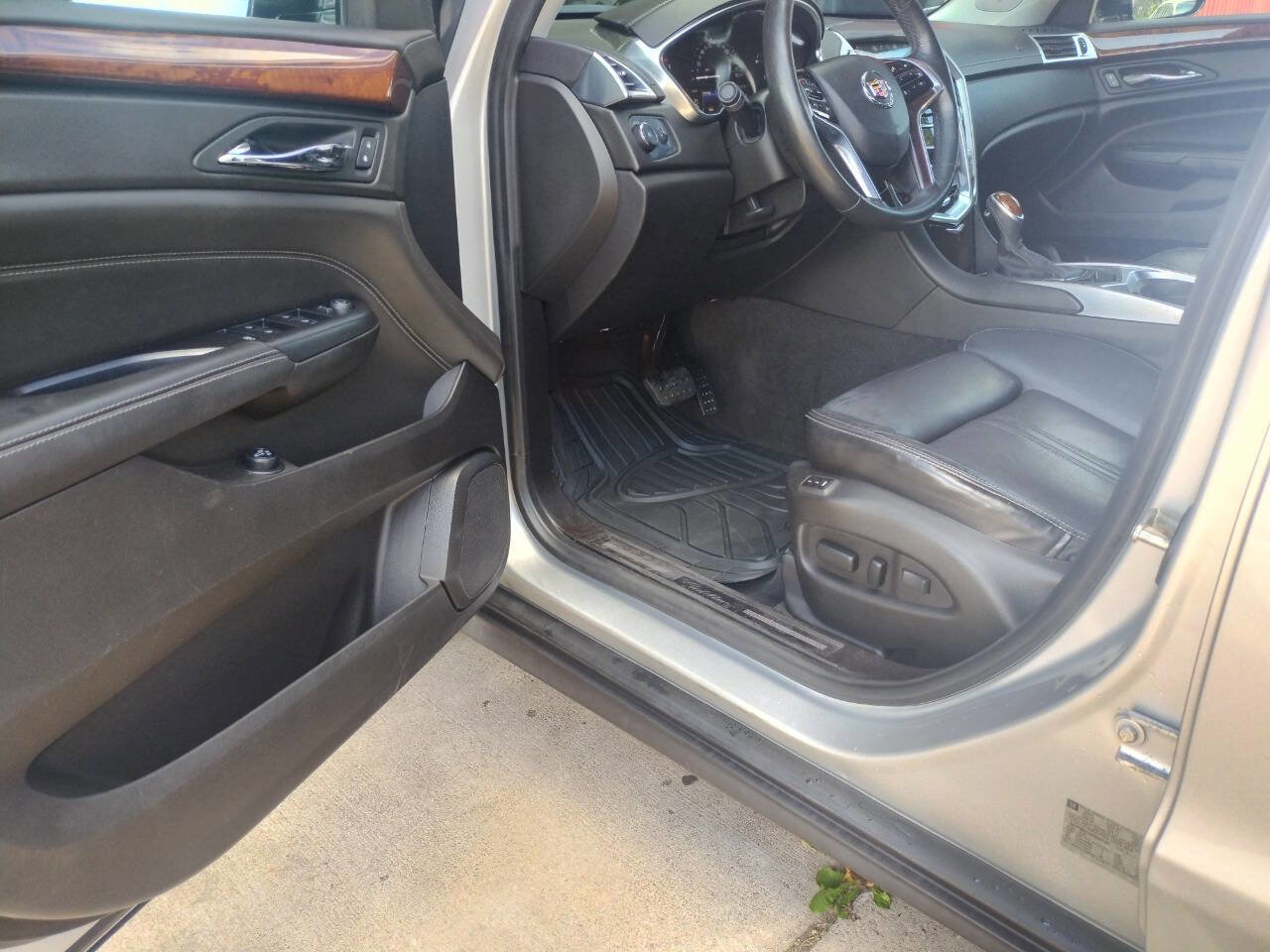 Used 2015 Cadillac SRX Premium AWD/4WD image 3