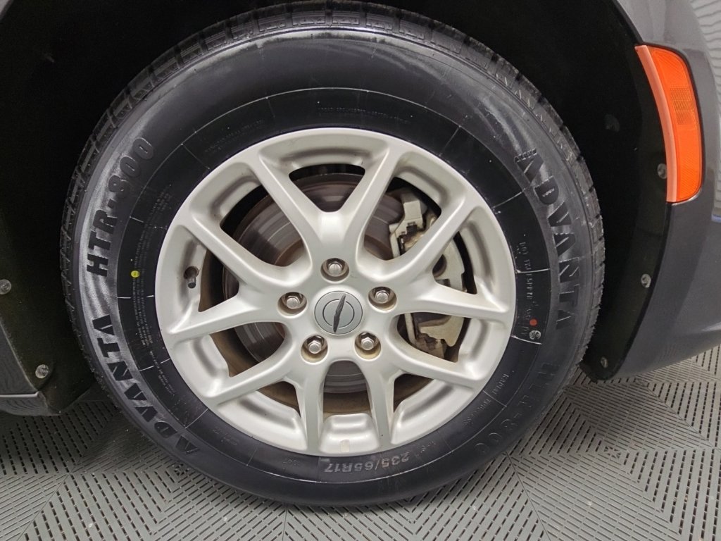 Used 2023 Chrysler Pacifica Touring-L FWD image 44