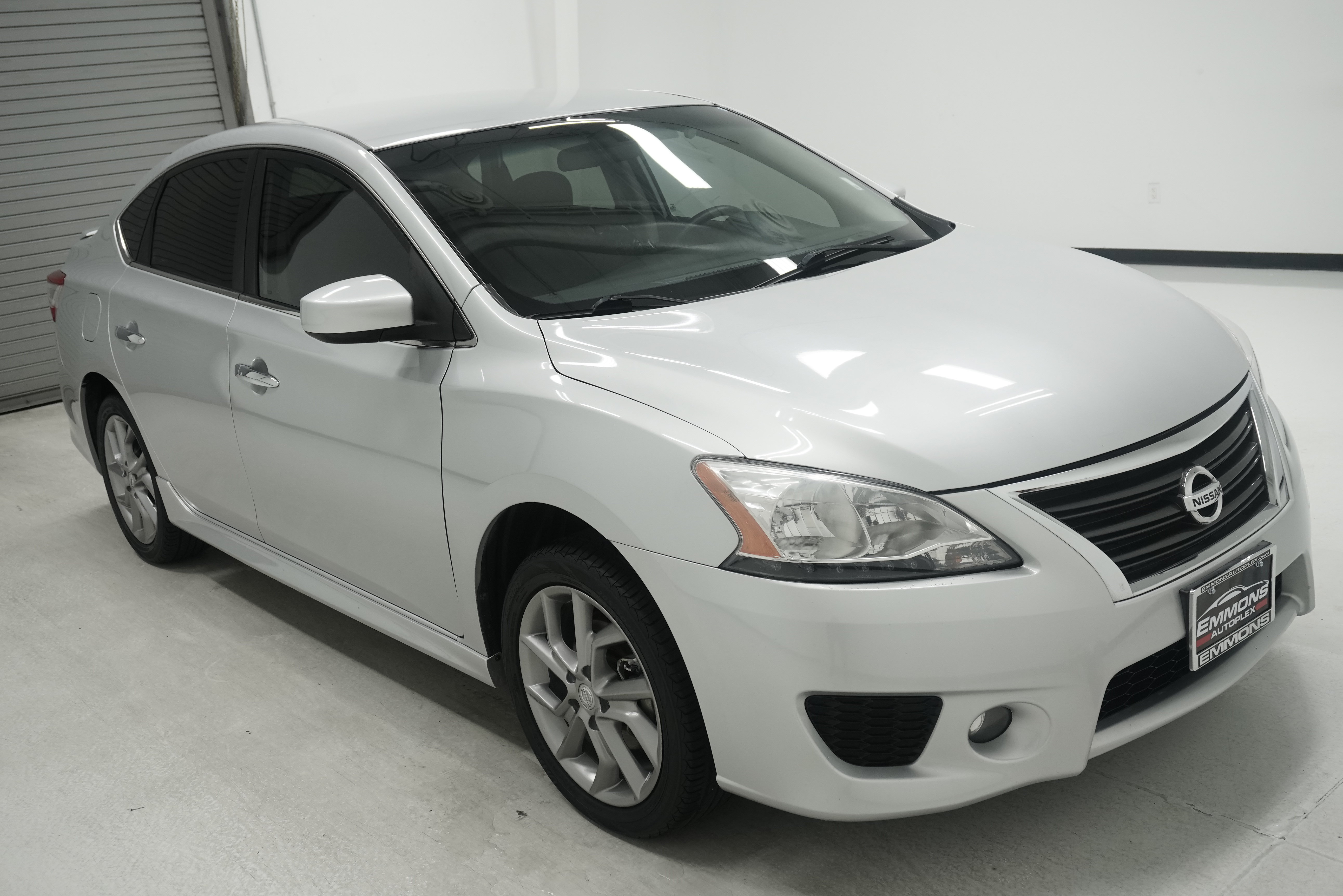 Used 2014 Nissan Sentra SR w/ SR Driver Package FWD image 3