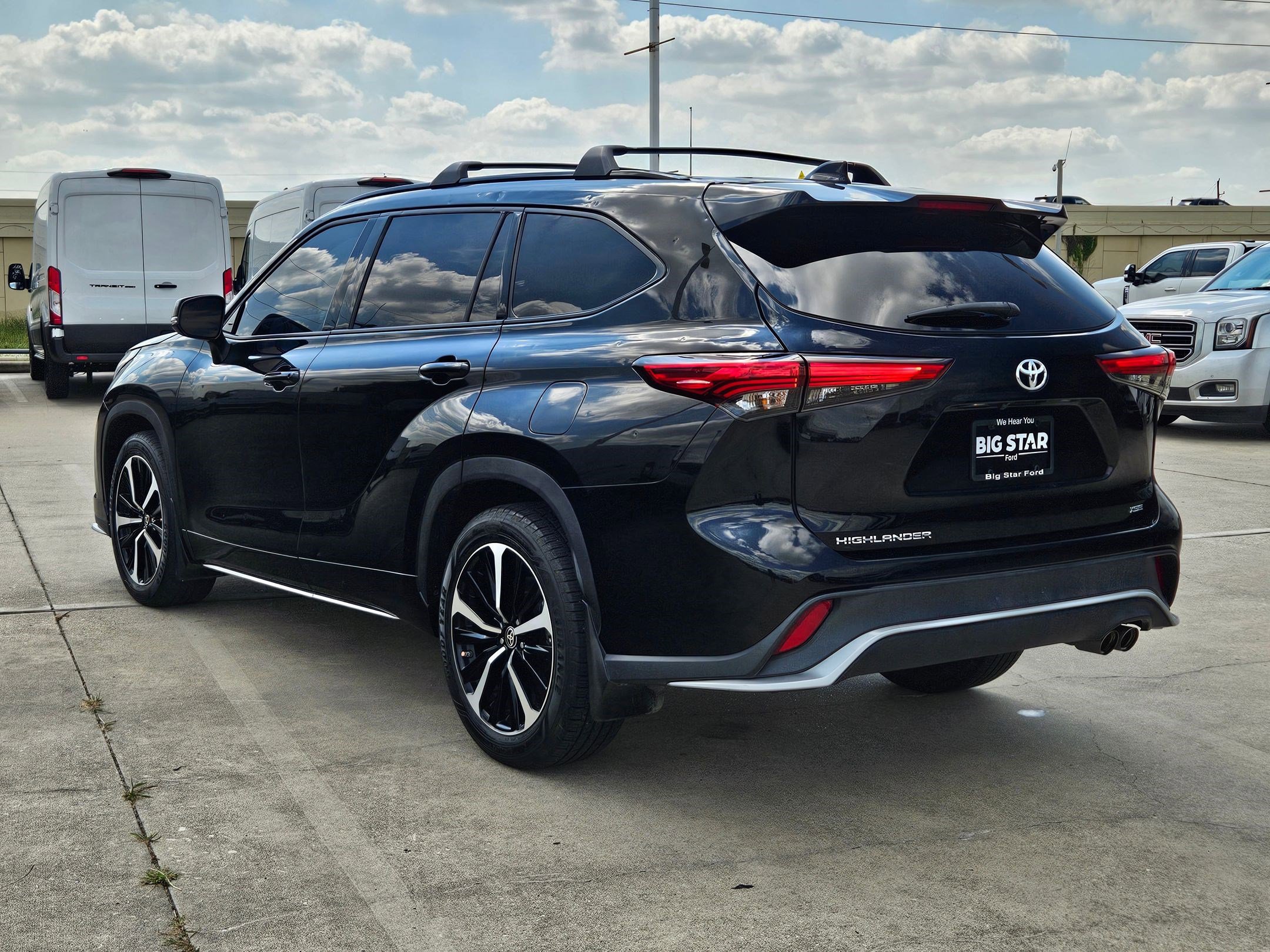 Used 2021 Toyota Highlander XSE FWD image 6