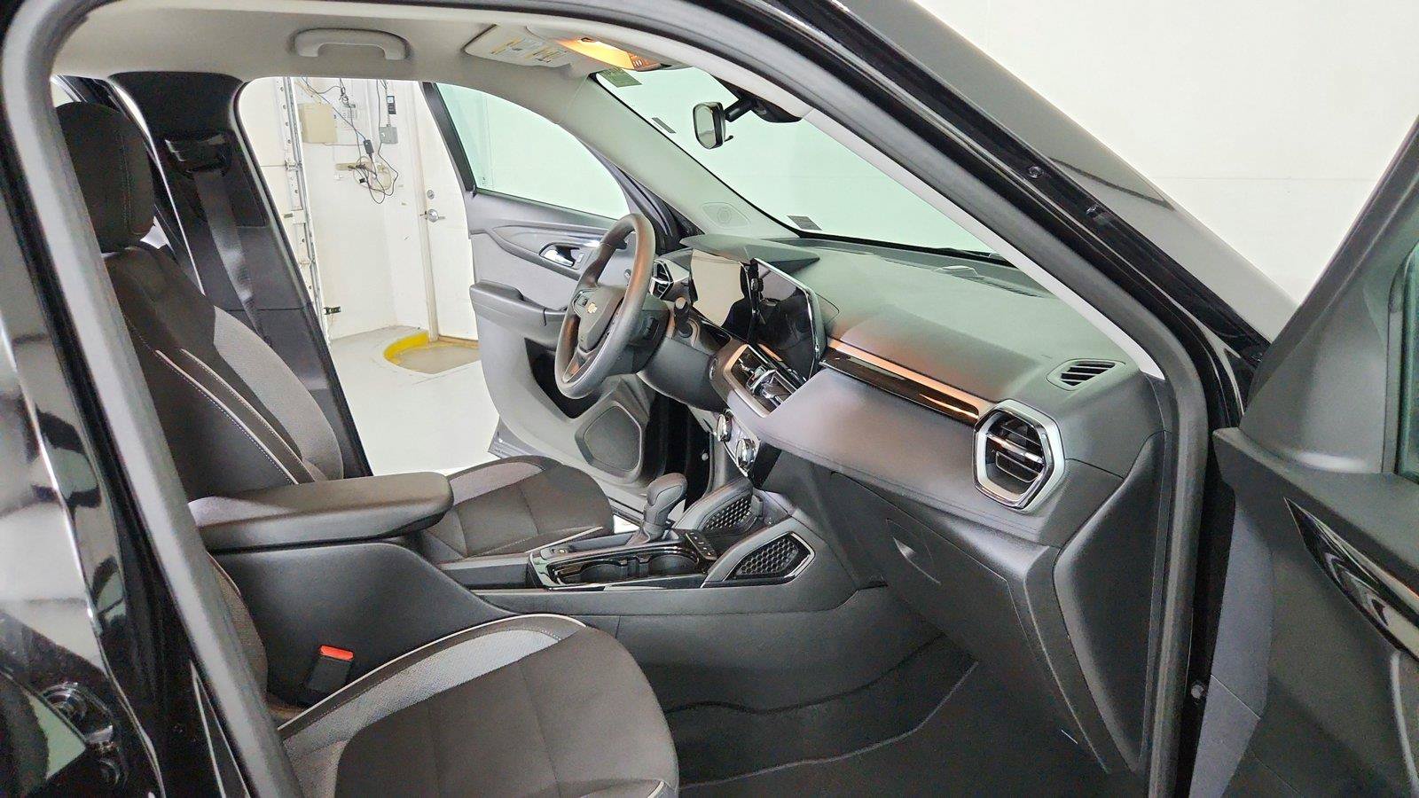 Used 2026 Chevrolet TrailBlazer LT AWD/4WD image 26