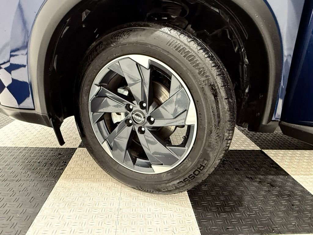 Used 2024 Nissan Rogue SV image 10