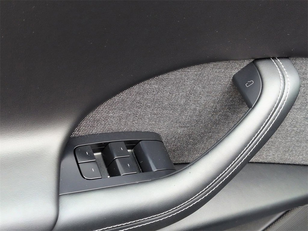 Used 2024 Tesla Model X image 10