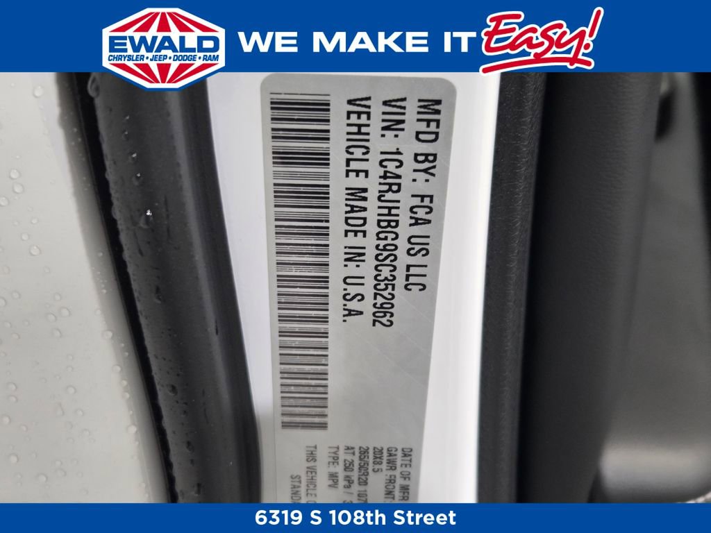 New 2025 Jeep Grand Cherokee Limited w/ Luxury Tech Group II image 27