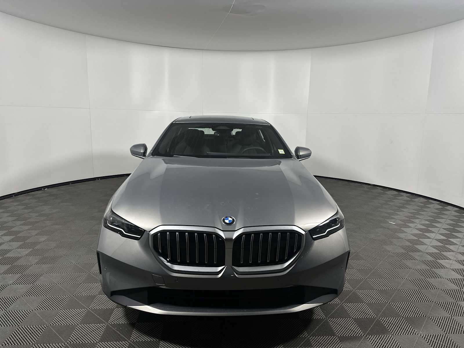 New 2026 BMW 530i xDrive AWD/4WD image 5