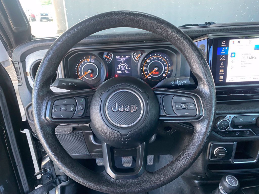 Used 2024 Jeep Gladiator Sport AWD/4WD image 18
