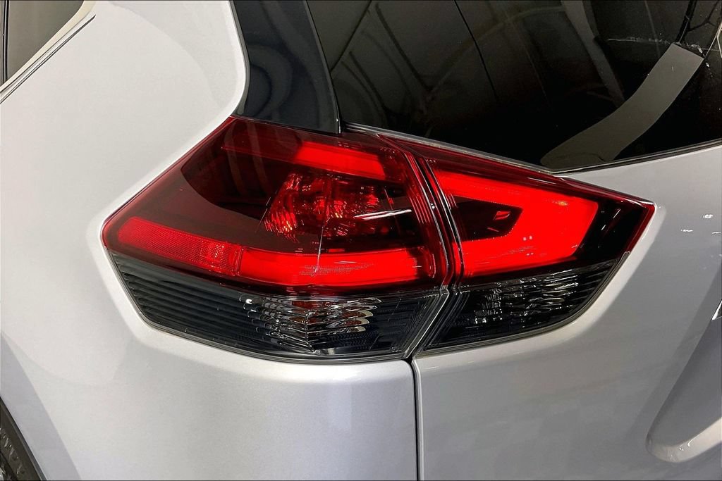 Used 2018 Nissan Rogue SL w/ Premium Package AWD/4WD image 40