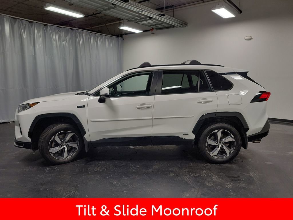 Used 2021 Toyota RAV4 SE w/ Weather & Moonroof Package image 5