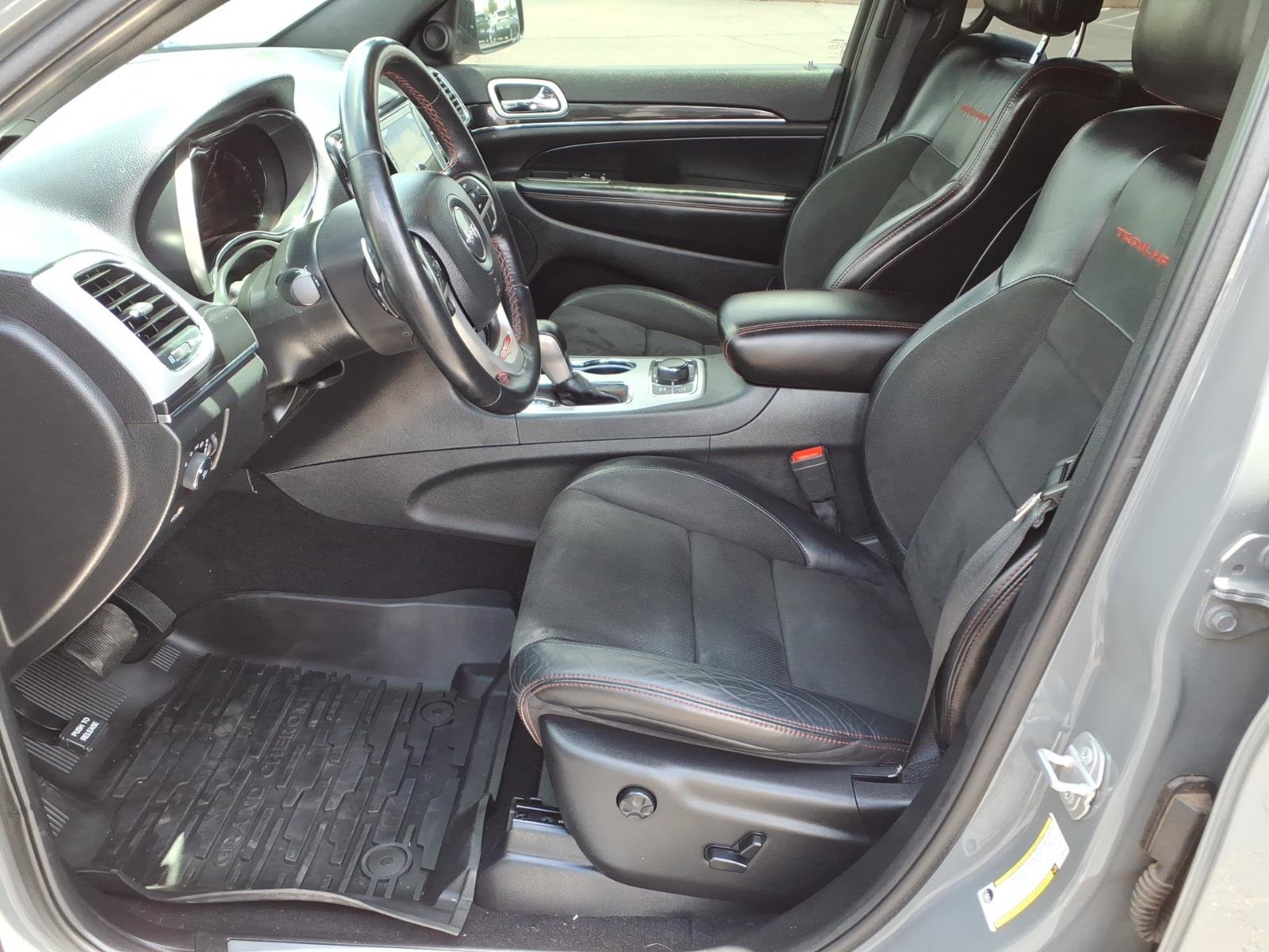 Used 2020 Jeep Grand Cherokee Trailhawk w/ Interior Metal Package AWD/4WD image 23