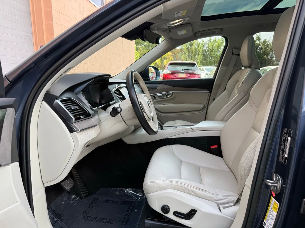 Used 2023 Volvo XC90 B5 Plus w/ Protection Package Premier image 11