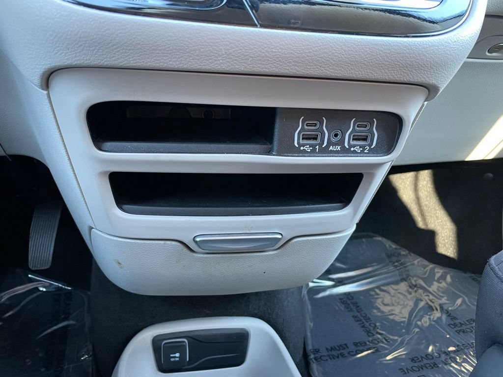 Used 2024 Chrysler Voyager LX FWD image 14