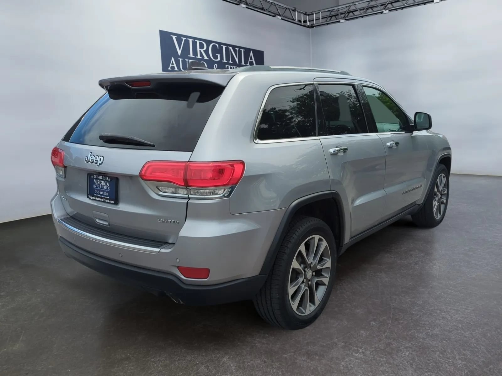 Used 2018 Jeep Grand Cherokee Limited AWD/4WD image 11