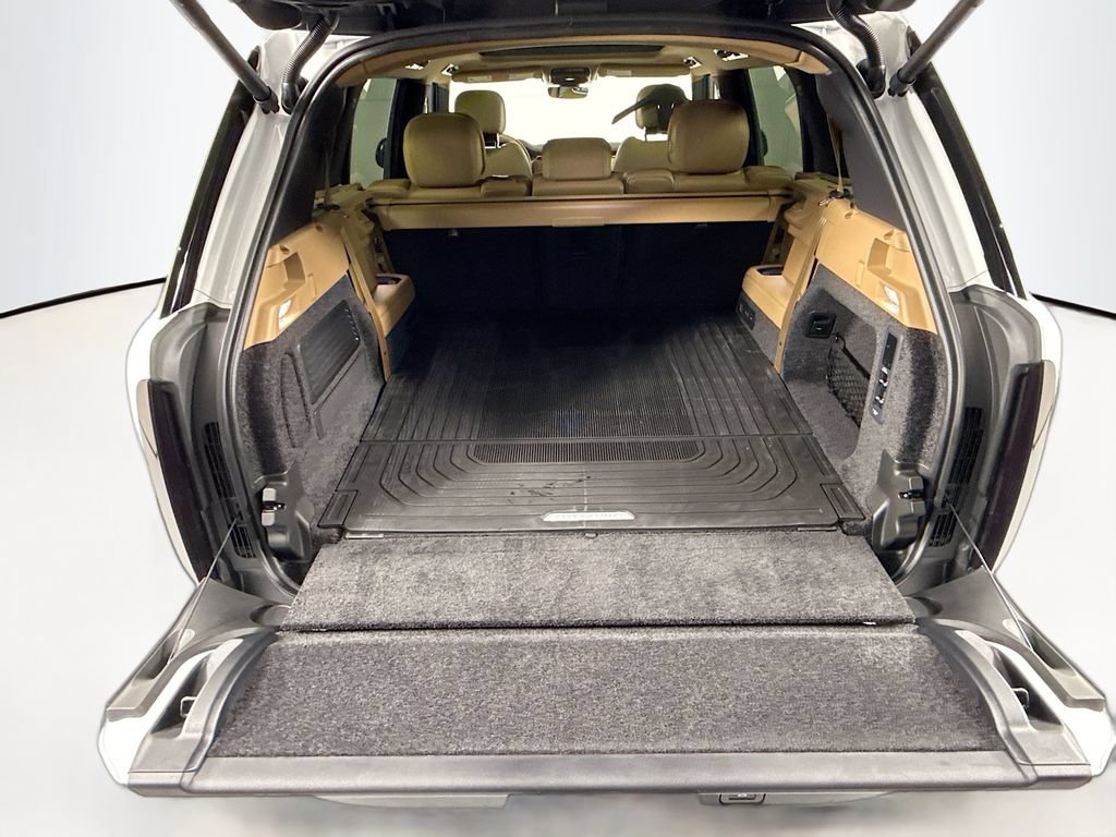 New 2026 Land Rover Range Rover Long Wheelbase SE AWD/4WD image 28