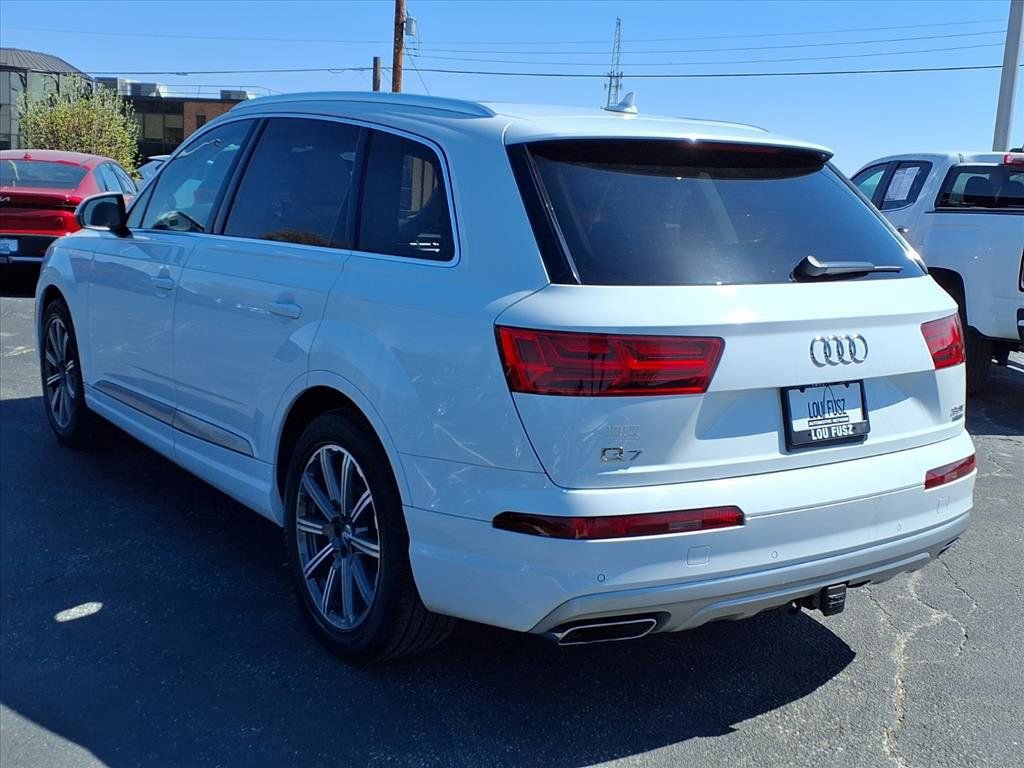 Used 2017 Audi Q7 3.0T Prestige image 2