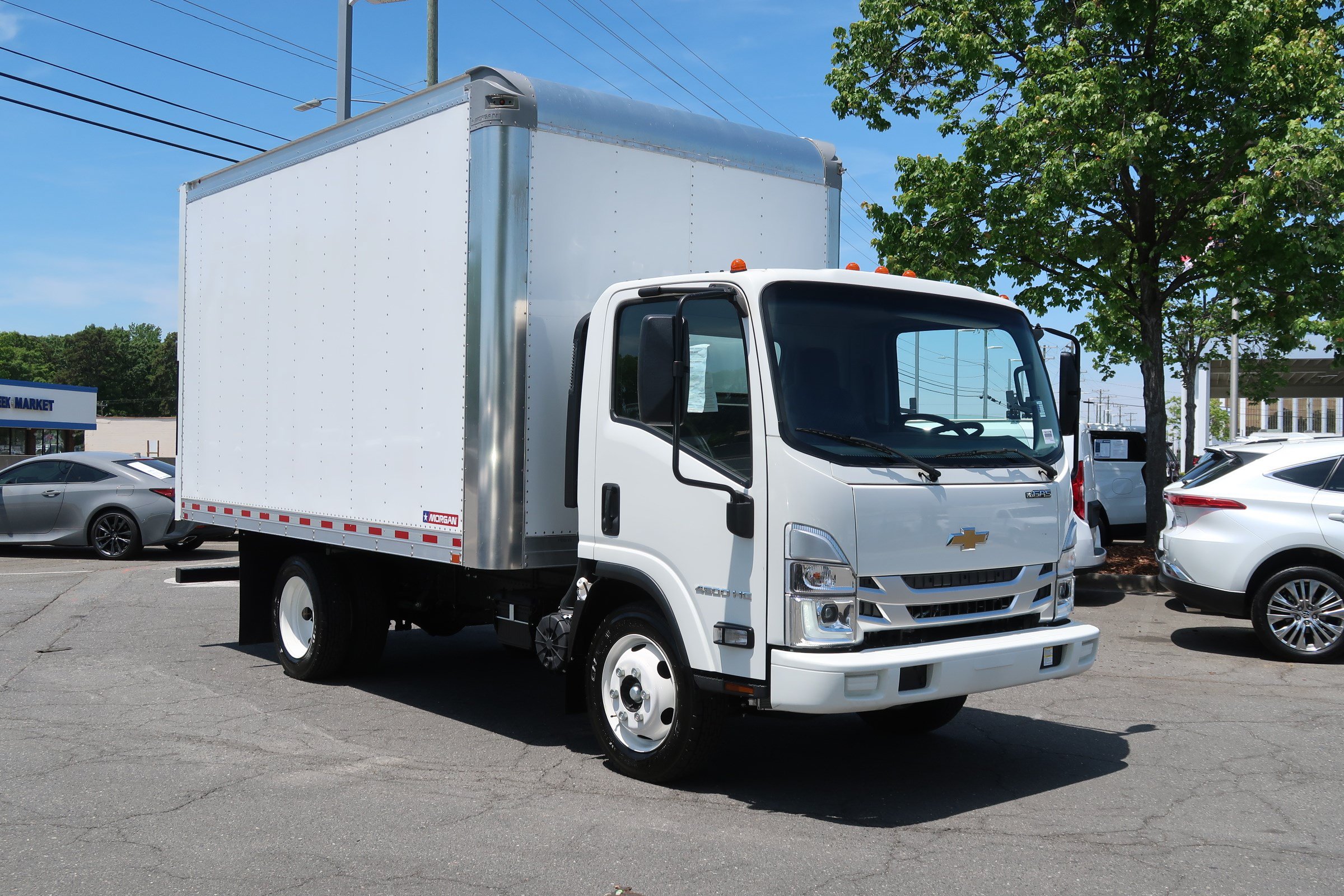 Used 2025 Chevrolet Low Cab Forward RWD image 2