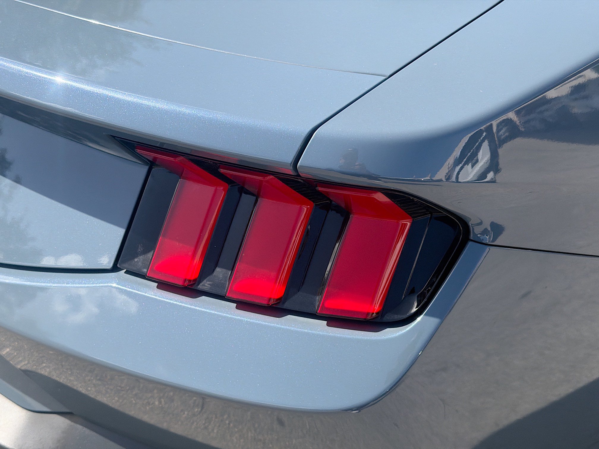 Used 2024 Ford Mustang Coupe RWD image 25