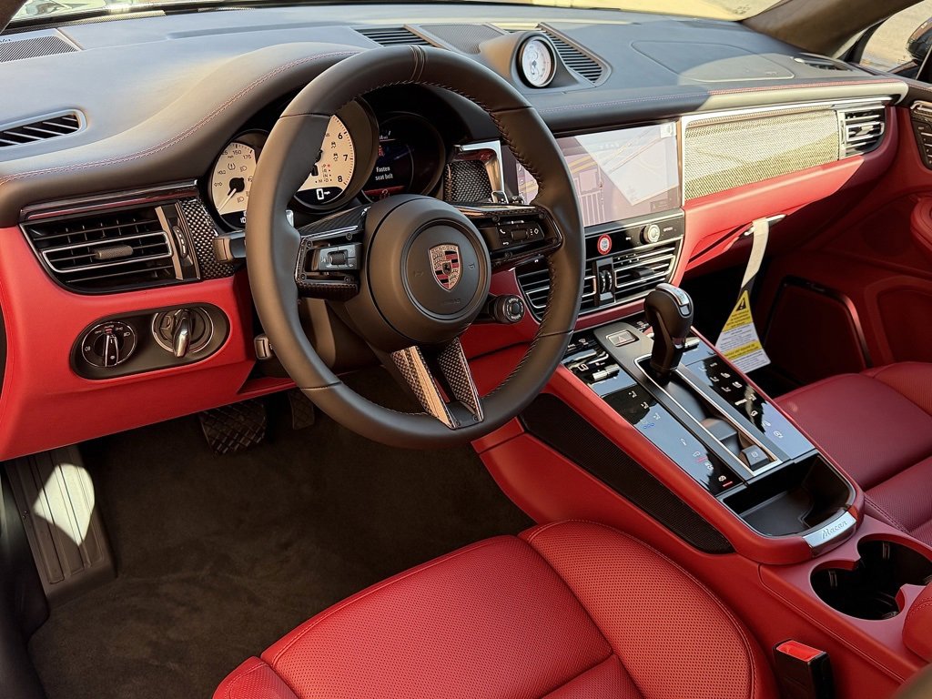 New 2026 Porsche Macan GTS image 4
