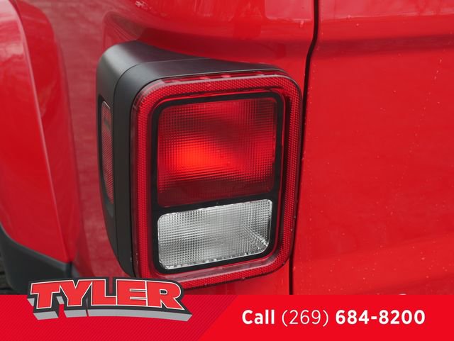 Certified 2022 Jeep Gladiator Willys image 17