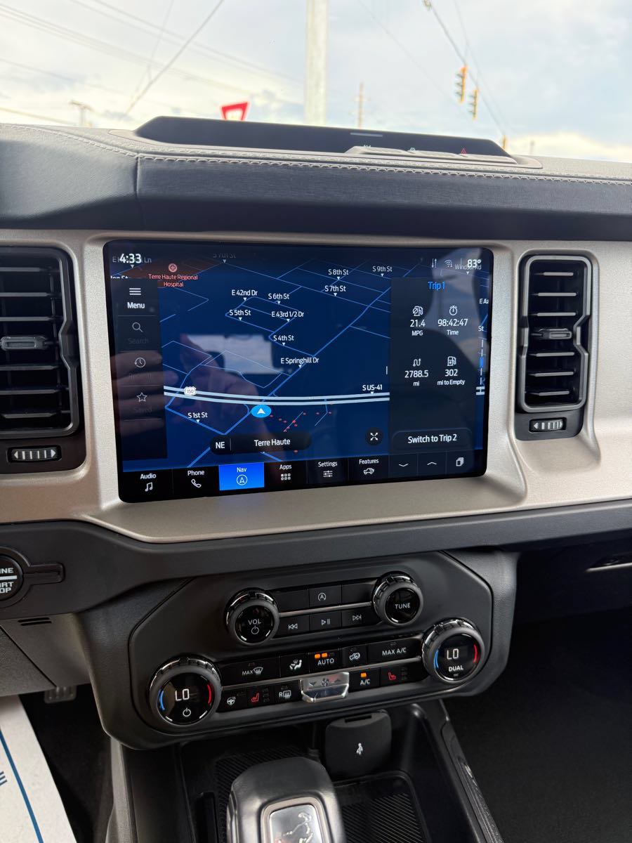 Used 2025 Ford Bronco Outer Banks AWD/4WD image 18