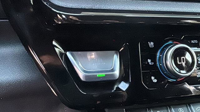 Used 2025 GMC Sierra 1500 AT4 w/ Technology Package image 29