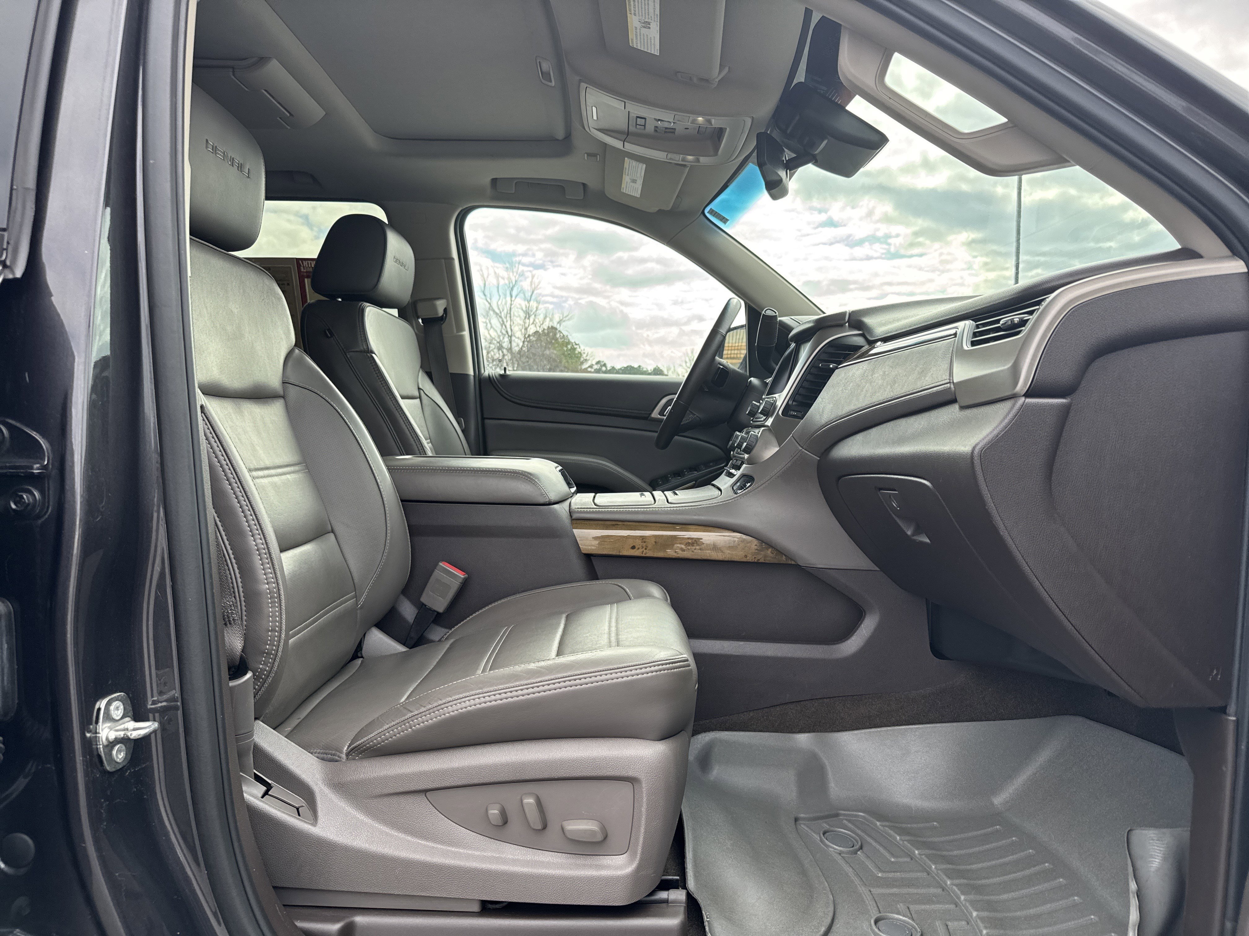 Used 2016 GMC Yukon XL Denali w/ Open Road Package image 35