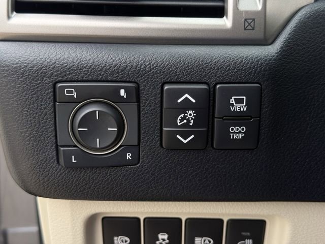 Used 2021 Lexus GX 460 Luxury w/ Off Road Package AWD/4WD image 24