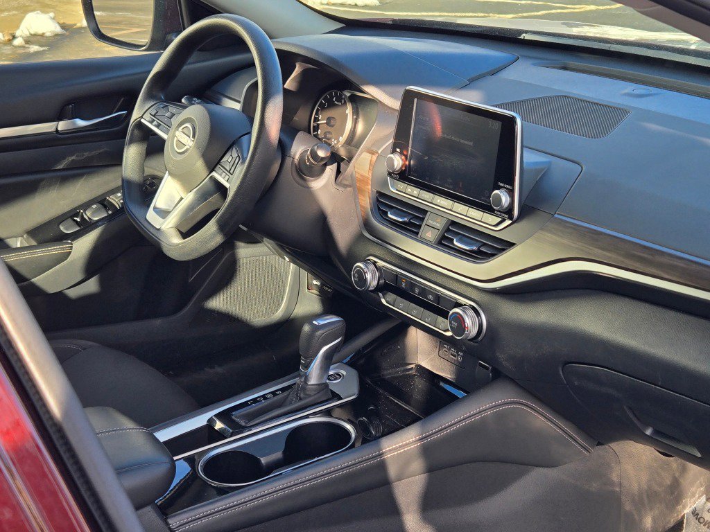 Used 2023 Nissan Altima 2.5 SV image 7