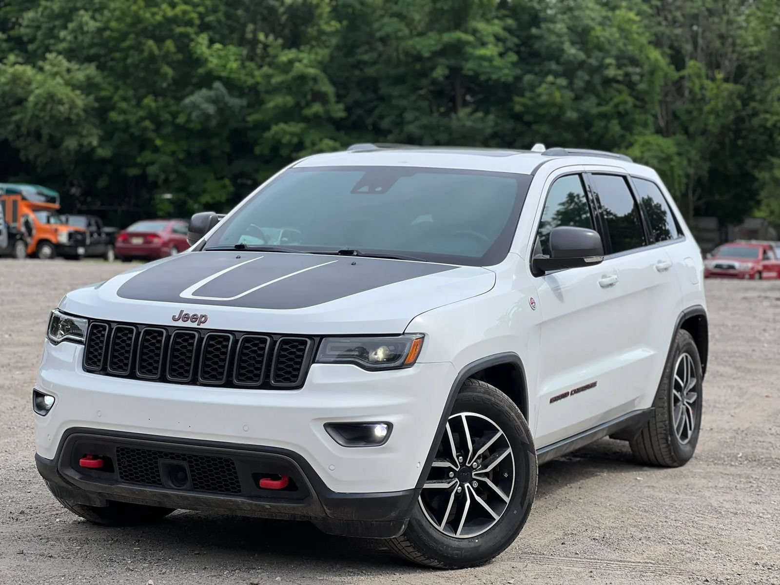Used 2020 Jeep Grand Cherokee Trailhawk w/ Trailhawk Luxury Group AWD/4WD image 2