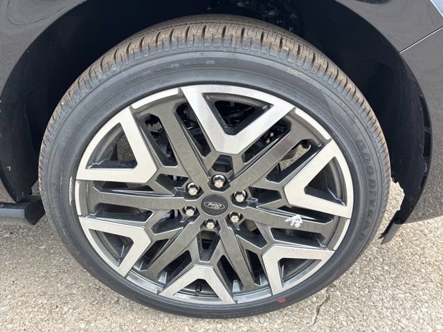 New 2026 Ford Expedition Max Platinum w/ Platinum Ultimate Package AWD/4WD image 14