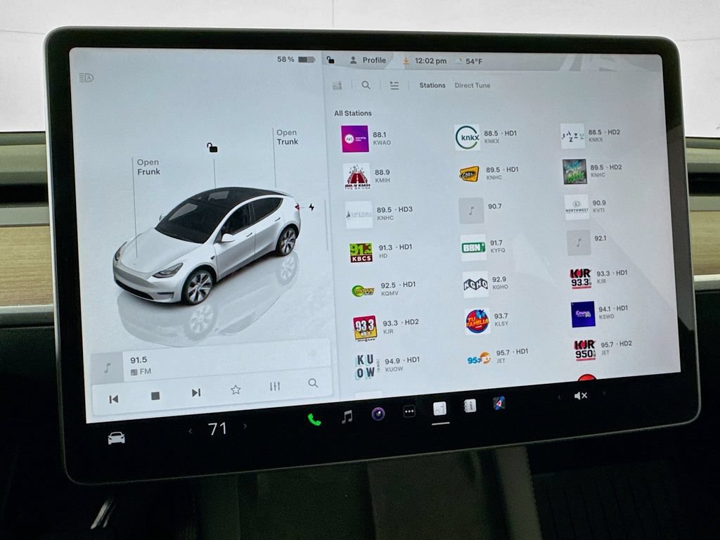 Used 2023 Tesla Model Y Long Range AWD/4WD image 57