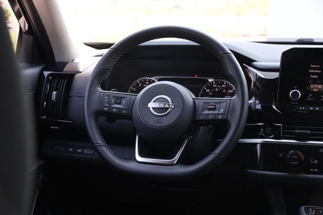 Certified 2025 Nissan Pathfinder SV w/ SV Premium Package FWD image 27