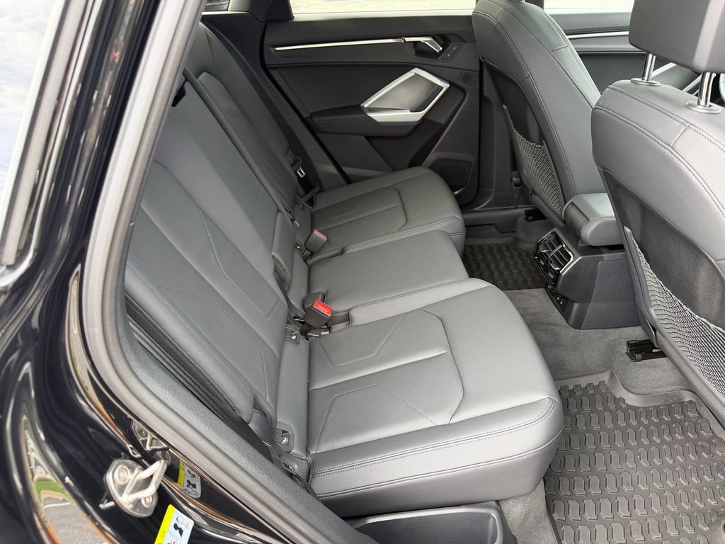 Certified 2025 Audi Q3 2.0T Premium w/ Convenience Package AWD/4WD image 18